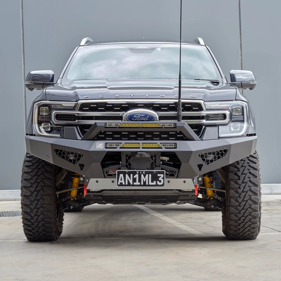 Offroad Animal Predator Bullbar for Everest